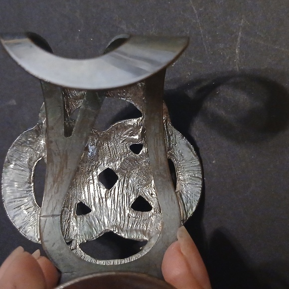 Silver tone Celtic knot cuff bracelet - Picture 4 of 8